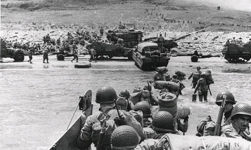 Den Røde Brænding – Danske beretninger fra D-dag og invasionen i Normandiet 1944